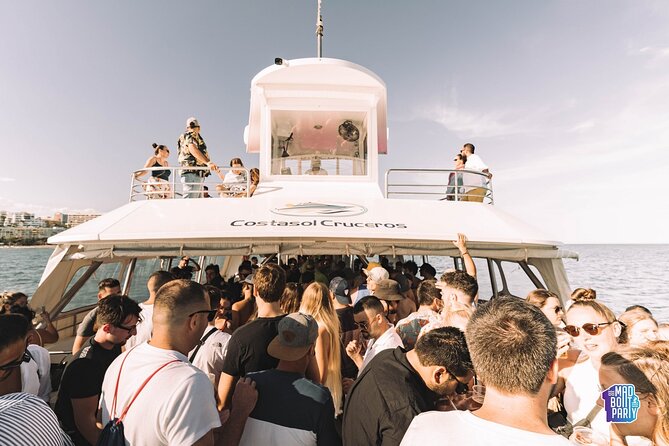 3 hours on the craziest boat party in Malaga - Rules and dress code: how to make sure you do not lose your ticket