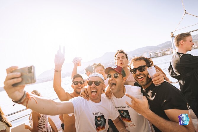 3 hours on the craziest boat party in Malaga - Who this boat party suits best (and who should think twice)