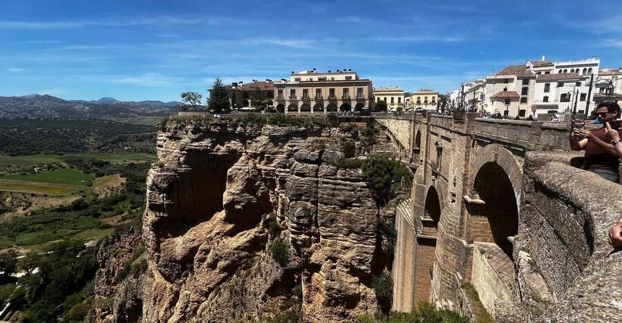 ab Marbella/Estepona: VIP-Tour Ronda + Setenil d. l. Bodegas - Key Takeaways Before You Go