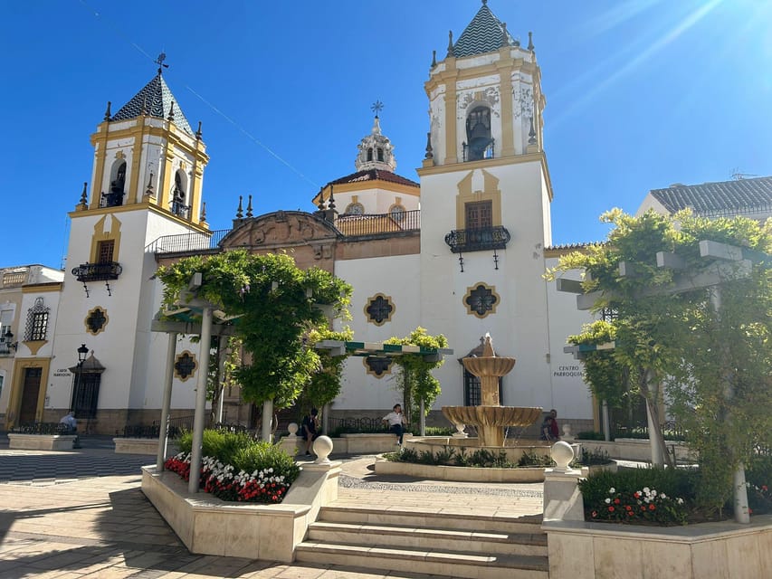 ab Marbella: Private VIP-Tour Ronda incl. Transfer + Tapas - Old Town La Ciudad: cobbles, churches, and palaces at walking speed