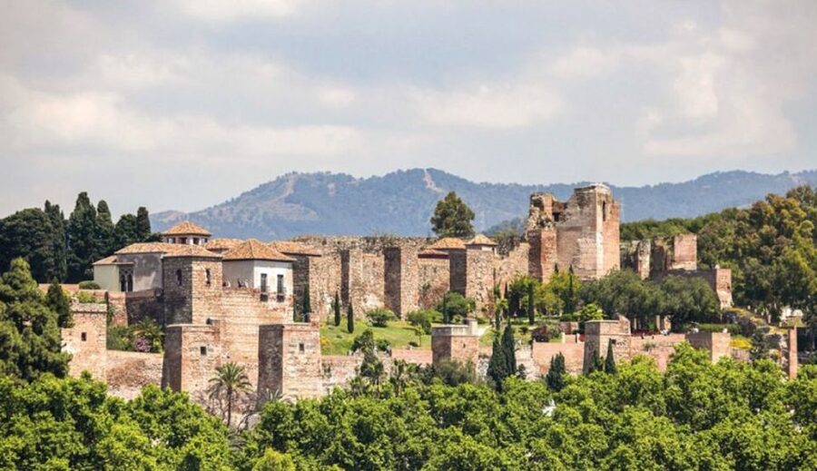 Alcazaba and Gibralfaro Private Tour. Skip The Line - Key highlights at a glance