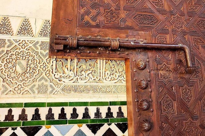 Alhambra, Nasrid Palaces and Generalife Private Tour from Malaga - How the day stays smooth: handoffs, timing, and skip-the-line strategy