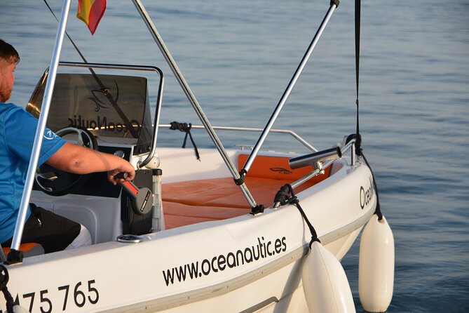 Alquiler de barco sin titulacion en Malaga - Where you meet in Benalmádena, and why the staff handling matters