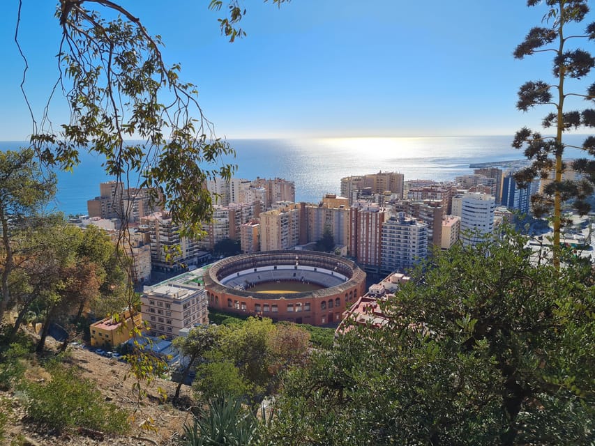 Audioguide City Walk Malaga for cruises (German & English) - Learning about Malaga: culture, architecture, and history in plain language