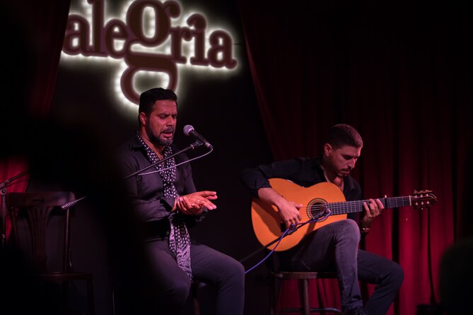 Authentic flamenco show. Alegria and gastronomy Malaga - Intimate Alegría Flamenco Close to the Action