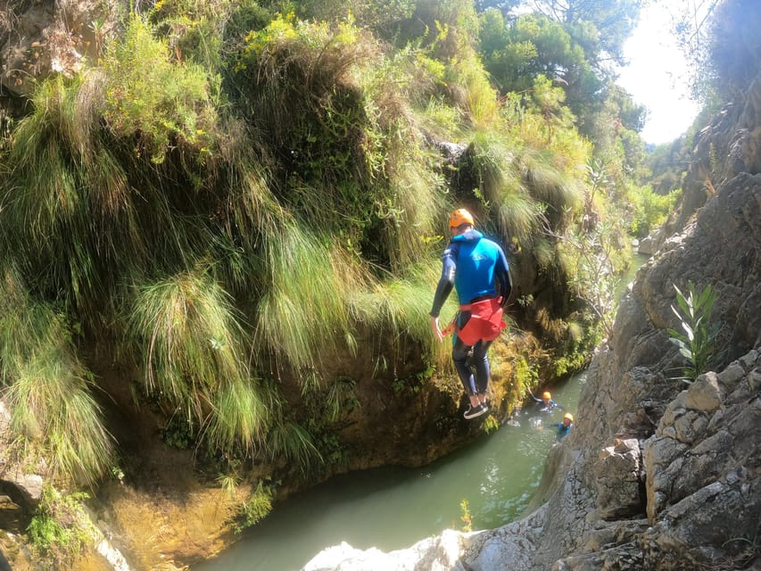 Benahavís: Canyoning Guided Tour at Guadalmina River - Should you book the Benahavís Guadalmina canyoning tour?