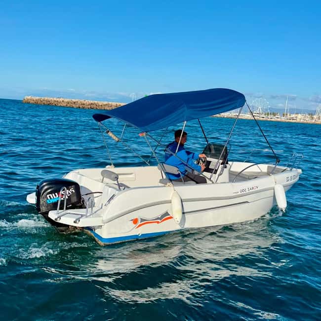 Benalmádena: Alquiler de barcos sin licencia Costa del Sol - How the USB radio and Bluetooth music change your day