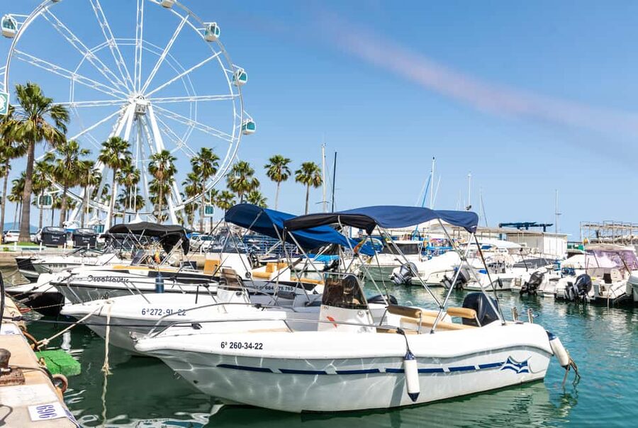 Benalmádena: Alquiler de barcos sin licencia Costa del Sol - Renting a no-license boat in Benalmádena: what it really feels like