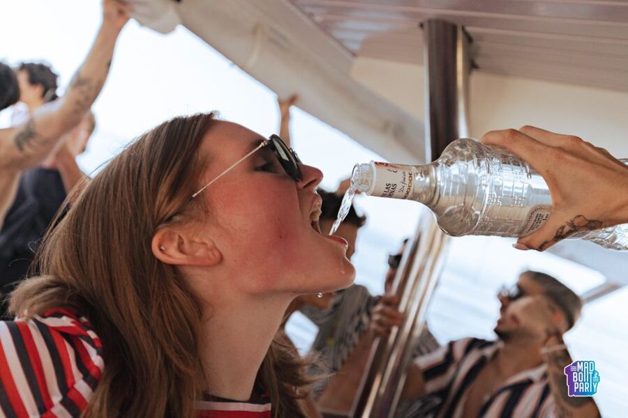 Benalmadena: Boat Party with a Drink - Safety, security, and the dress code you should actually follow