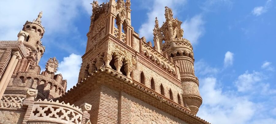 Benalmadena: Colomares Castle Tour with Entry Ticket - Colomares Castle: A Columbus Story You Can Walk Through