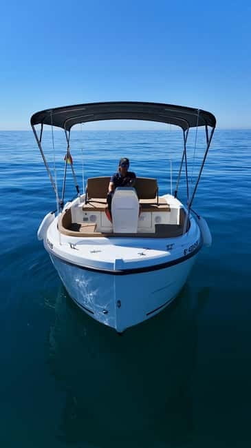 Benalmádena: license-Free Rent Boat for Dolphin Watching - The deposit, fuel, and what you should budget for