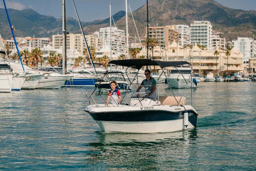 Benalmádena: license-Free Rent Boat for Dolphin Watching - Entering the meet point at Puerto Marina (and starting smoothly)