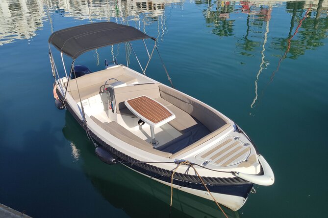 Boat Rental Without License in Benalmádena - Price and the real cost: value for a private boat