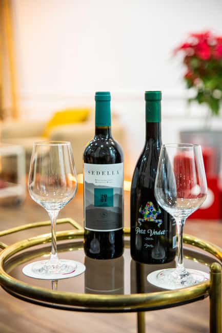 C/Echegaray 5 Málaga center: Malagueño Massage: Massage + Wine Tasting - Booking basics and timing without stress