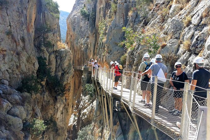 Caminito del Rey Private Walking Tour - Stop 1: El Kiosko and the Easy Start