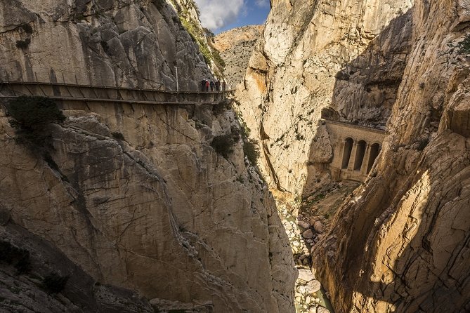 Caminito del Rey Tour from Malaga - Safety, crowds, and the reality of moving in groups