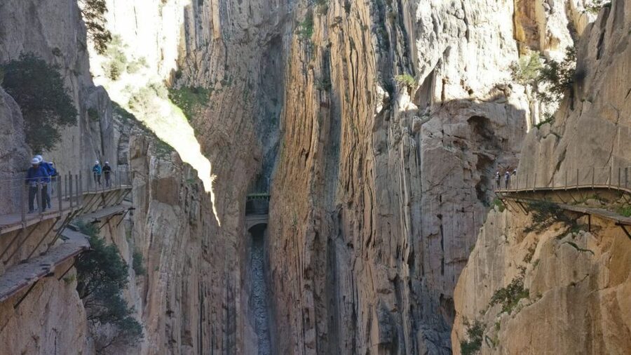Caminito del Rey: Trekking Tour with Hiking Guide - First impressions: where Caminito del Rey starts (El Kiosko)