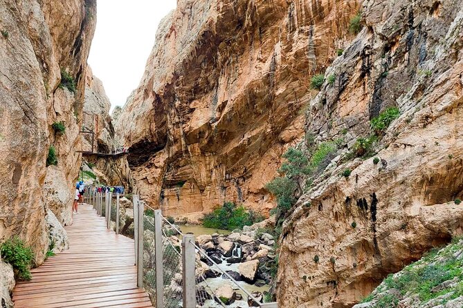 Caminito del Rey with Pickup from Nerja, Torrox and Torre del Mar - Safety gear and the rules that keep it enjoyable