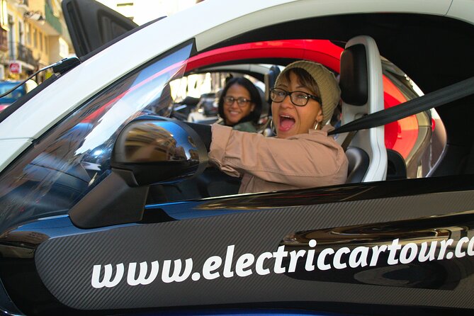 Discover the Treasure Cave: Unique Electric Car Tour in Málaga - Back to the center: bohemian streets, La Manquita, and quick culture breaks