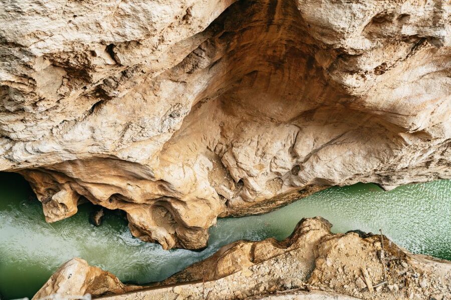 El Chorro: Caminito del Rey Guided Tour with Shuttle Bus - The thrill parts, heights up to 101 meters and narrow sections
