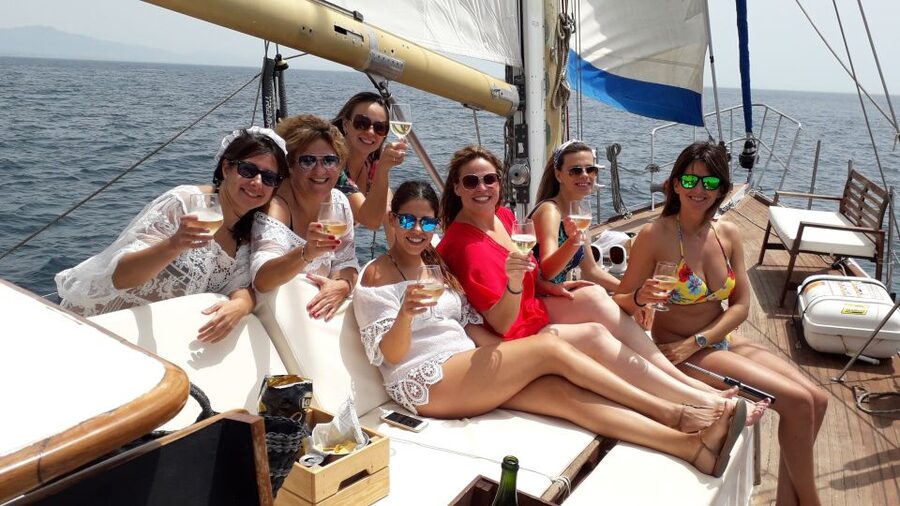 Estepona: Dolphin Watching Sailboat Cruise with Drink - Key things that make this cruise work so well