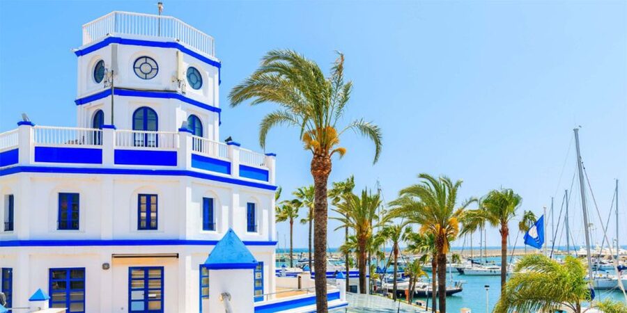 Estepona: Fishing Tour StartFisher 1060 - What the crew does (and why it shows up in good reviews)