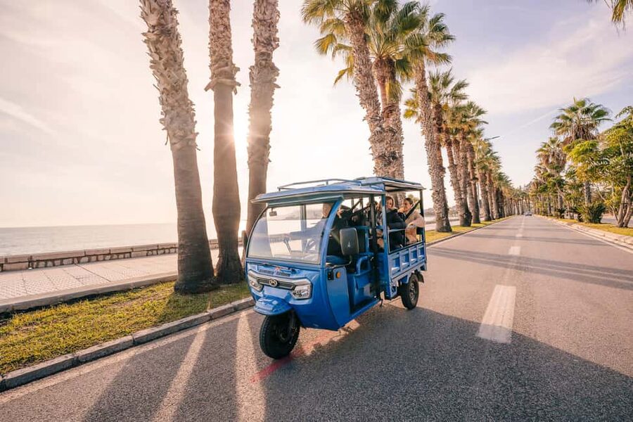 Express tuktuki tour in Malaga: Gibralfaro Viewpoint and Photography - Entering Malaga by Electric Tuk-Tuk, Not by Guesswork