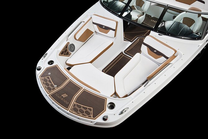 FourWinns HD240 boat rental for 10 people 4 hours - Marina del Este in La Herradura: timing, meeting point, and how to prep