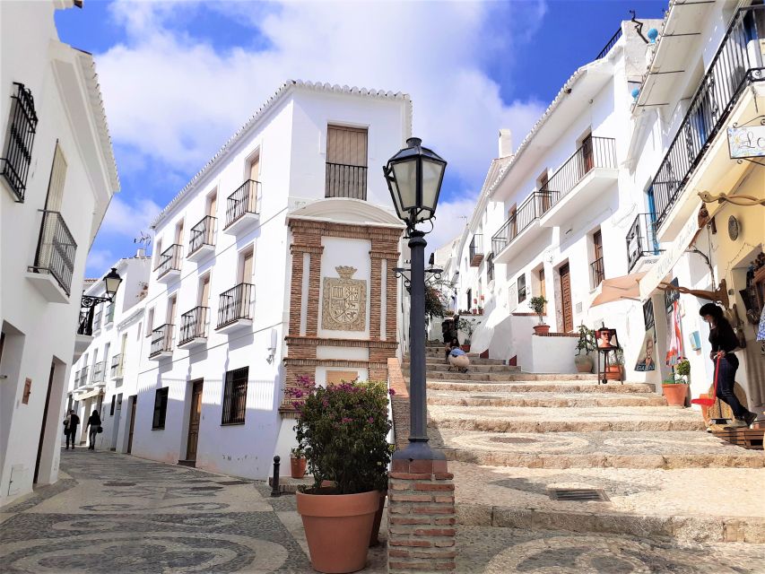 Frigiliana: Private walking tour - Whitewashed house stacks you can appreciate from every angle