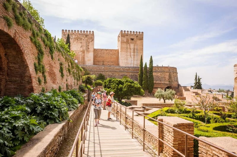 From Costa del Sol: Granada Full-Day Tour - Inside the Alhambra and Generalife: what you will actually see