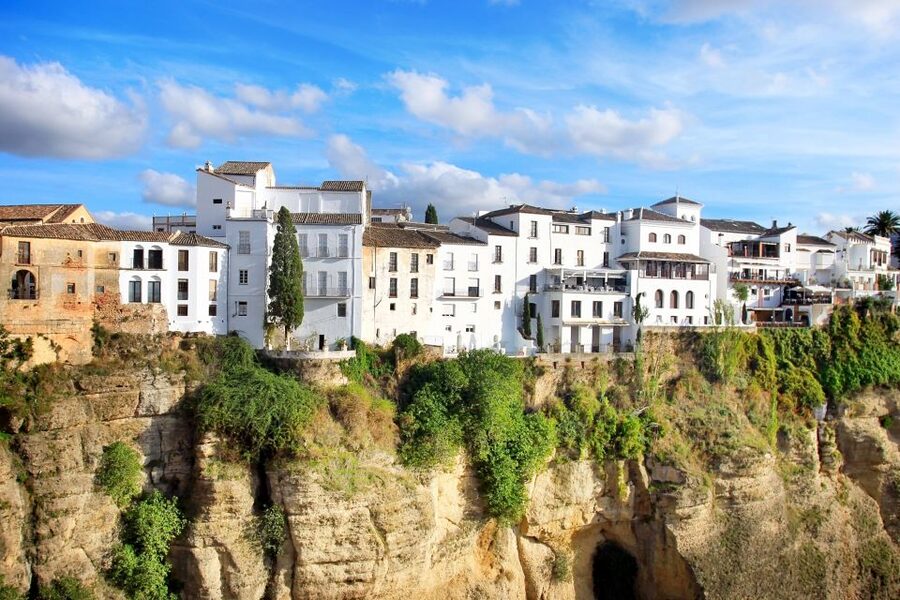 From Costa del Sol: Ronda Village Tour w/ Maestranza Ticket - Free time in Ronda: lunch on your own, shopping, and viewpoint chasing