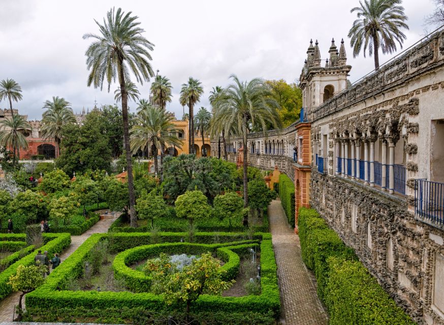 From Costa del Sol: Sevilla Day Trip with Real Alcázar Tour - Santa Cruz free time: squares, narrow streets, and getting your bearings