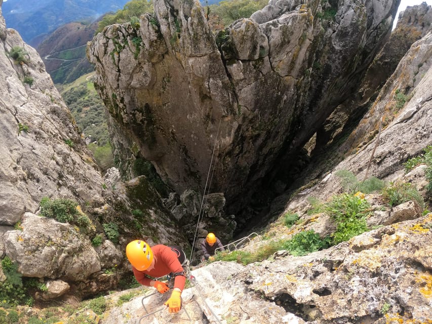 From Estepona: Vía Ferrata de Benalauria climbing tour - The route in plain language: 97 meters of cables, bridges, and rappels