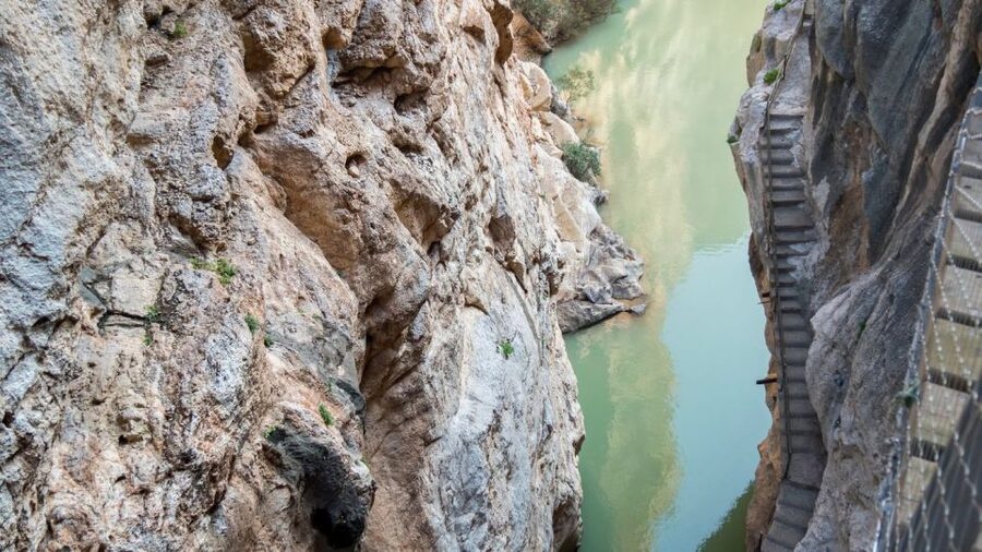 From Fuengirola: Caminito del Rey Guided Day Trip - The pedestrian walkways and the suspension bridge up to 105 m