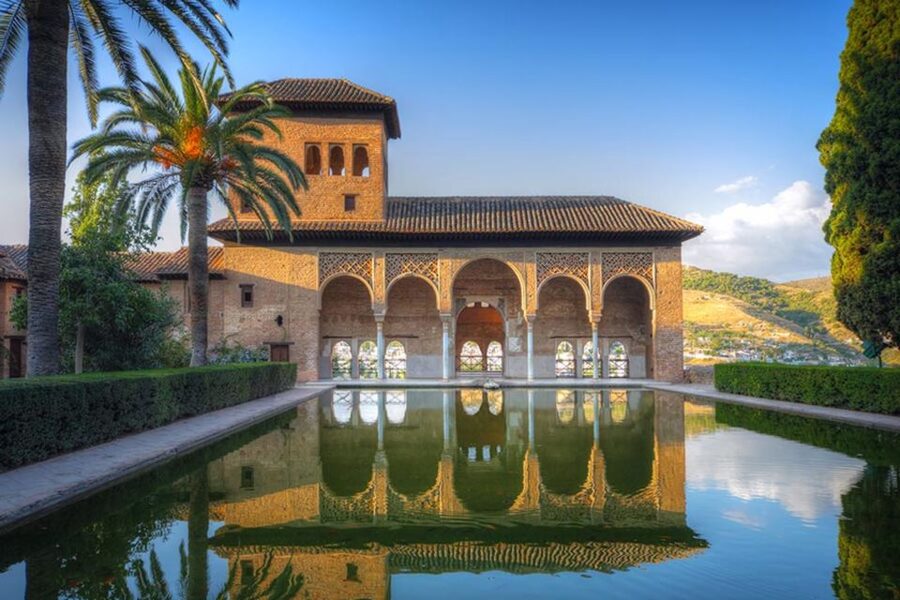 From Malaga: Alhambra and Royal Chapel with Entry Tickets - How this Malaga to Granada plan saves you time