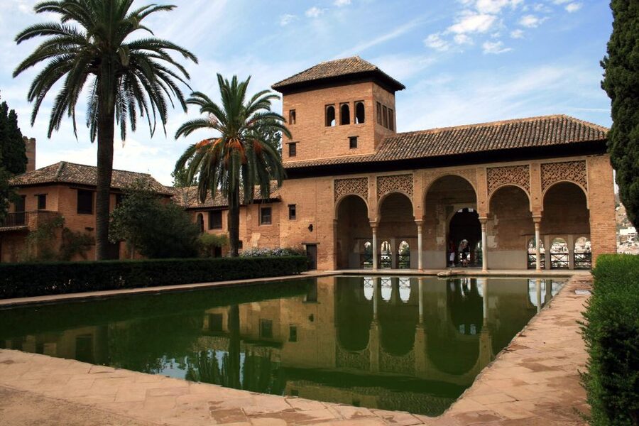From Malaga: Alhambra Guided Tour with Entry Tickets - Who this Malaga to Alhambra trip fits best