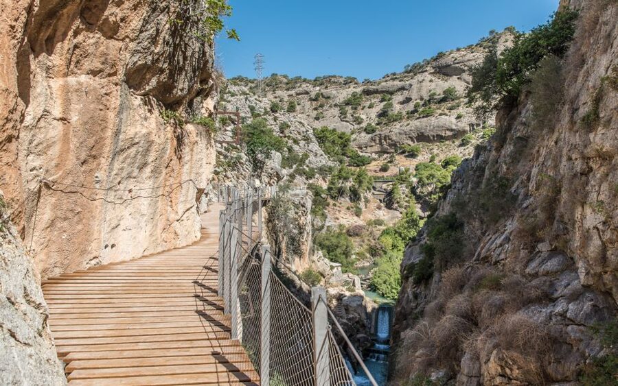 From Málaga: Caminito del Rey Day Trip by Bus - Getting ready at the start: official entrance, helmets, and a real checklist