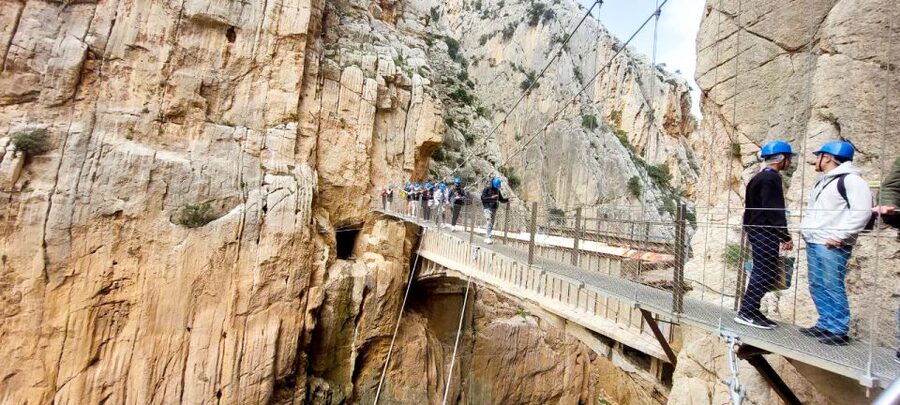 From Málaga: Caminito del Rey Guided Day Trip - Safety rules you must follow, from no tripods to proper shoes