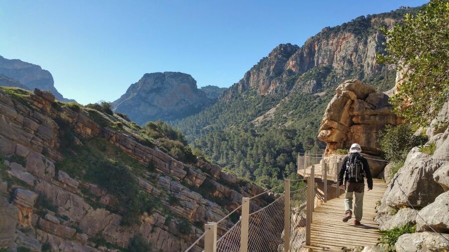 From Málaga: Caminito del Rey Small-Group Tour with Picnic - Caminito del Rey Itself: How the Guide Helps You Feel Safe