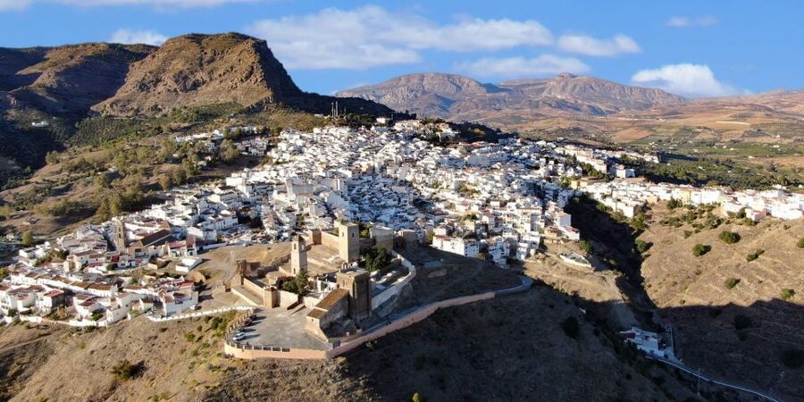 From Malaga: Caminito del Rey/White Village Tour & Tapas - From Malaga to the white village start: the Aloratur meeting point and coach ride