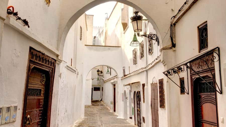 From Málaga: Morocco Day Trip with Tour Guide and Lunch - Herbalist demonstration and argan oil shopping without the stress spiral