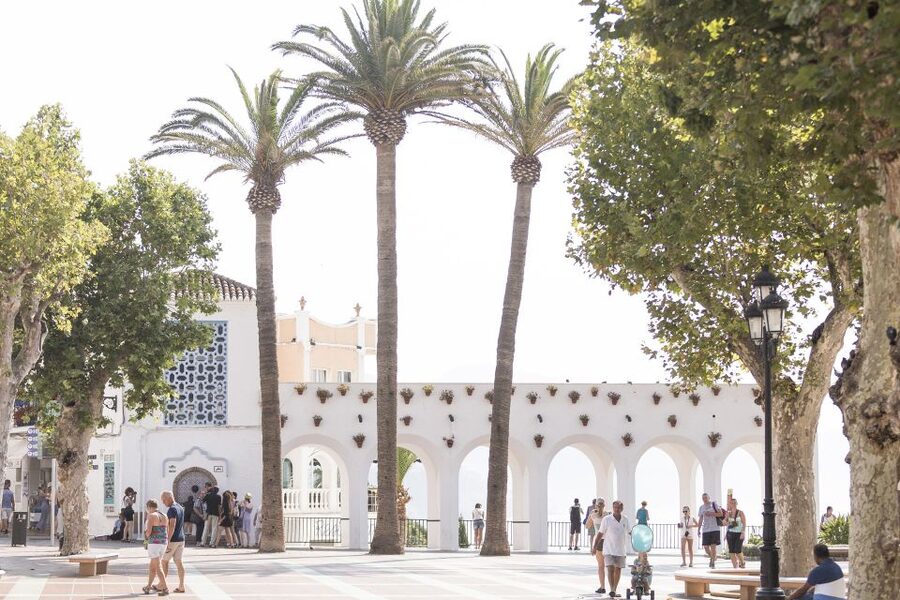 From Malaga: Nerja and Frigiliana Tour - Lunch on your own: how to eat well without stressing the schedule