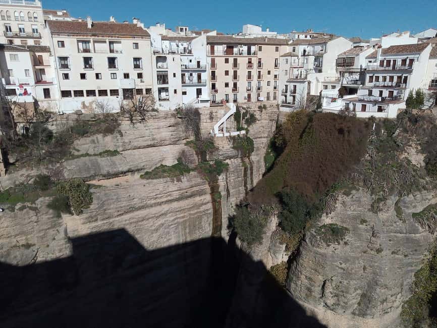 From Malaga: Ronda y Setenil de la Bodegas Day Trip by coach - Who should book this day trip