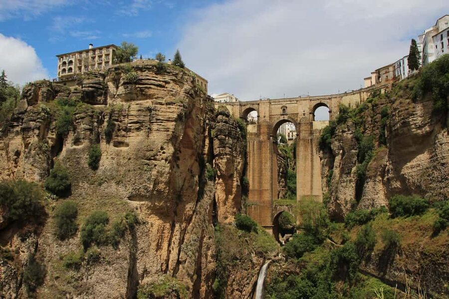From Malaga: Ronda y Setenil de la Bodegas Day Trip by coach - Price and value: does $70 make sense for a 9-hour day?