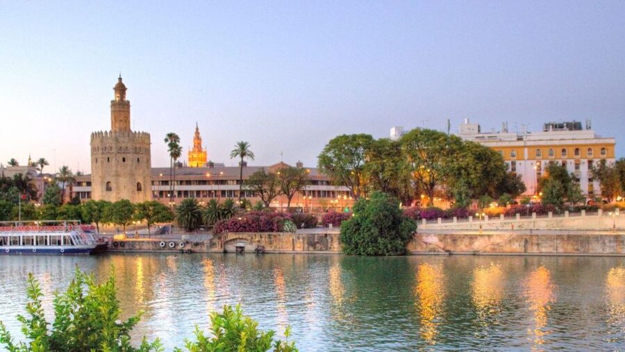 From Malaga: Seville Day Trip and Optional Monument Tickets - Cathedral of Seville and the Giralda option: what the guided ticket buys you