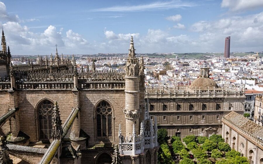 From Malaga: Seville Day Trip and Optional Monument Tickets - What I like about the guide style, and why it matters