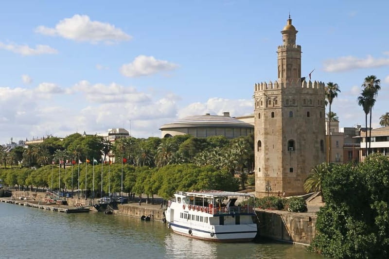 From Malaga: Seville Day Trip with Real Alcázar Tickets - Key things that make this day trip work