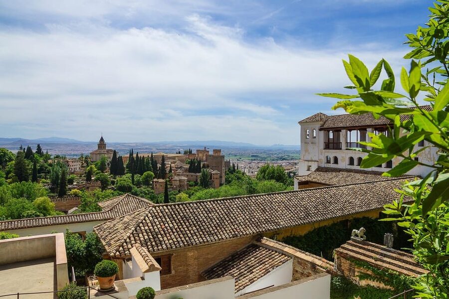 From Málaga: Sunset Alhambra Tour with Tickets - Price and value, is $212 a fair deal for a 7-hour day?