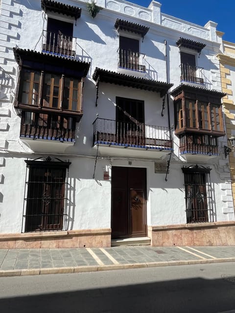 From Nerja/Almunecar: Ronda Day Trip with Hotel Pickup - Hotel pickup and the small-group effect with Piotr