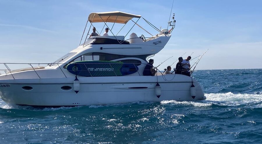 Fuengirola: 4h Trolling Fishing Trip with Snacks and Drinks - Snacks, drinks, and making the sun-time comfortable